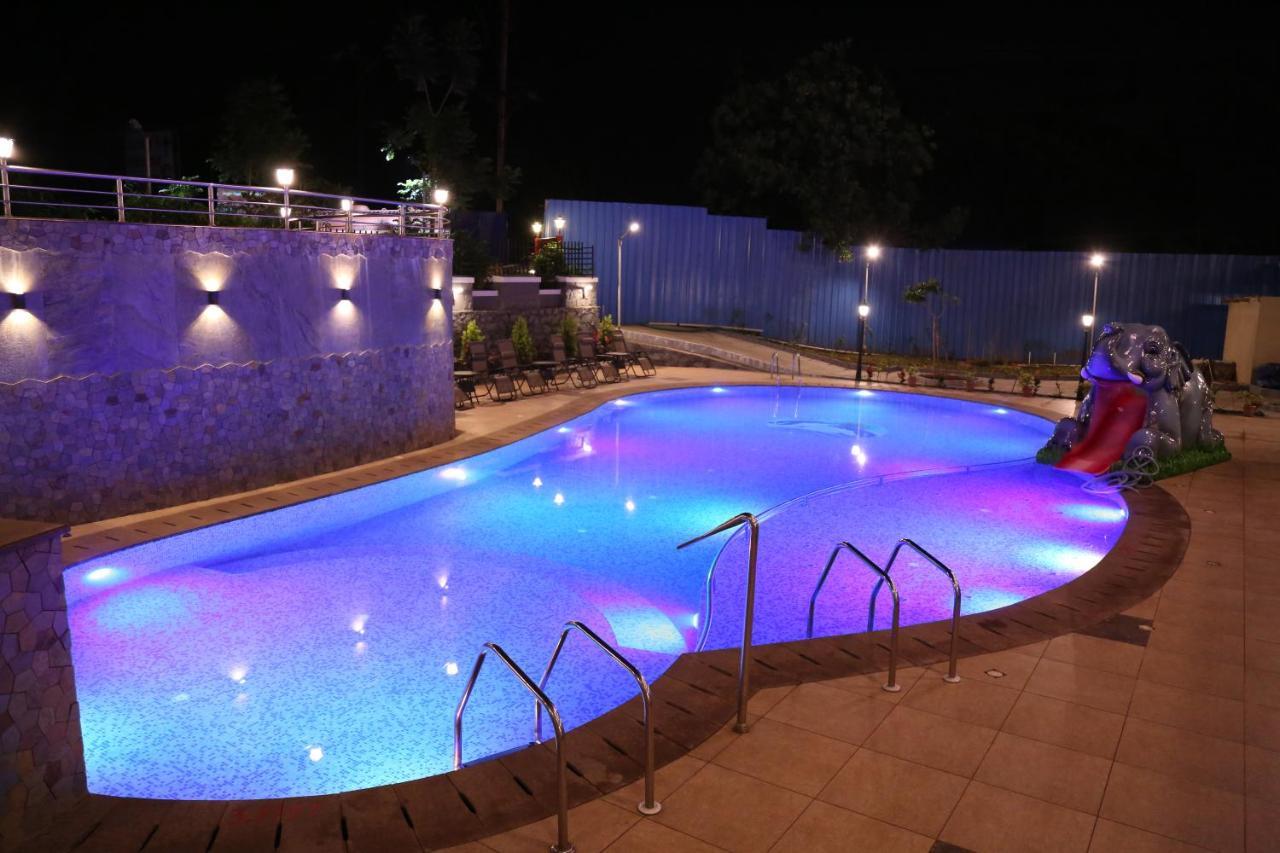 Vits Lonavala Hotel Kültér fotó