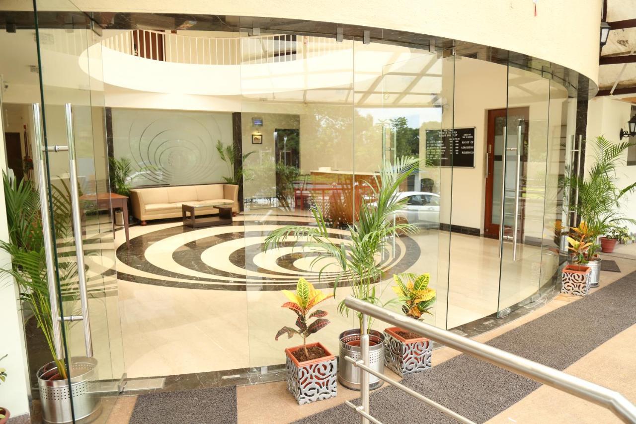 Vits Lonavala Hotel Kültér fotó