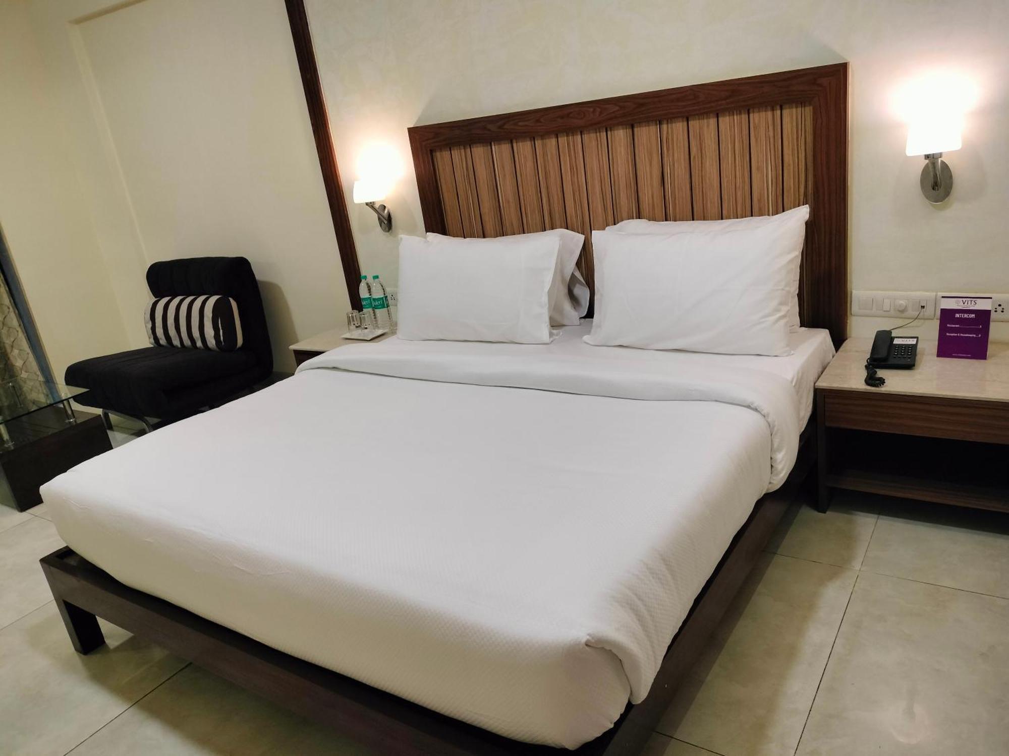 Vits Lonavala Hotel Kültér fotó