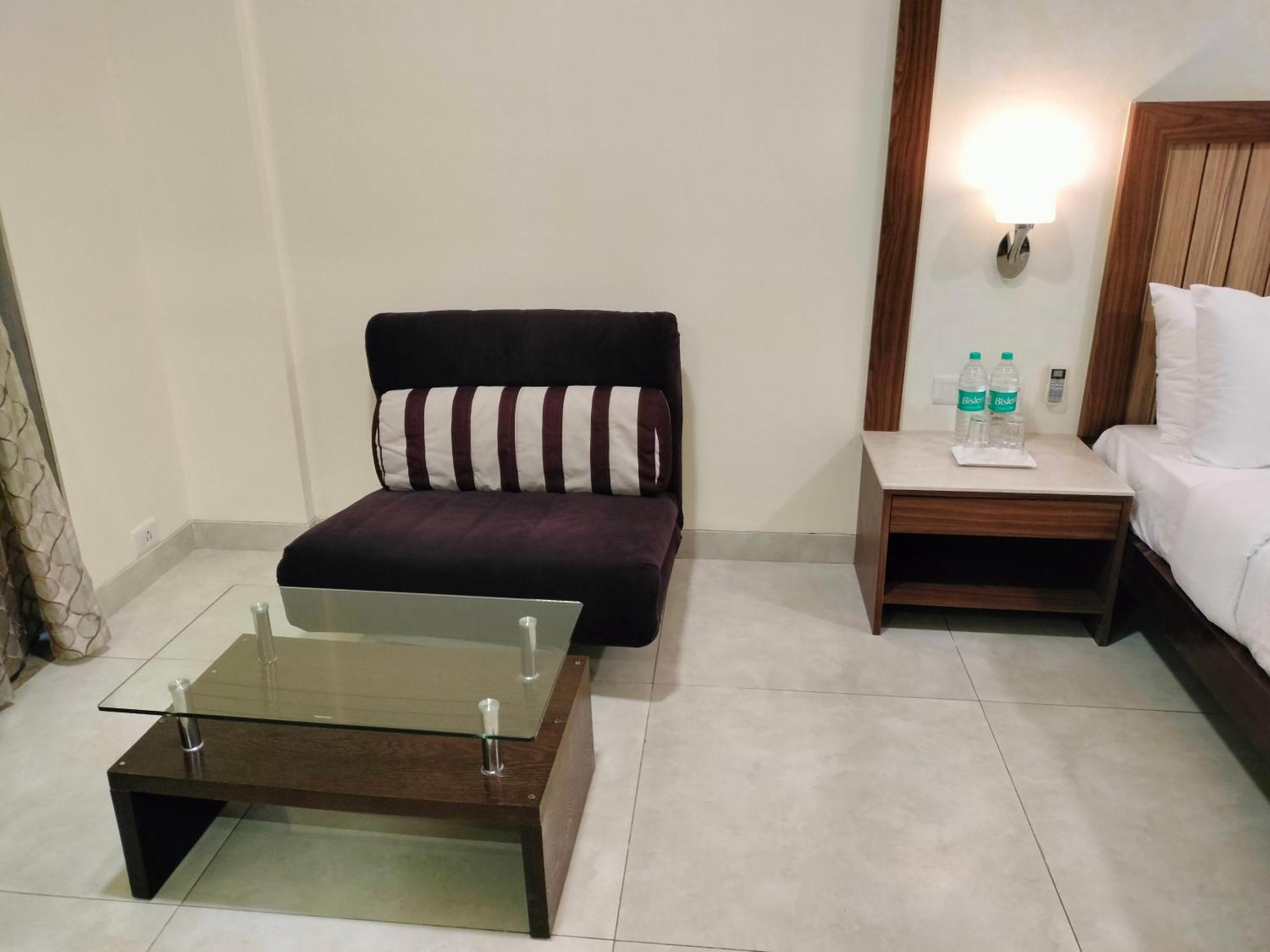 Vits Lonavala Hotel Kültér fotó